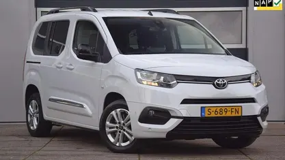 Wit Gebruikt 2023 Toyota Proace Verso Active Stationwagen | € 29.450 (Goede deal)