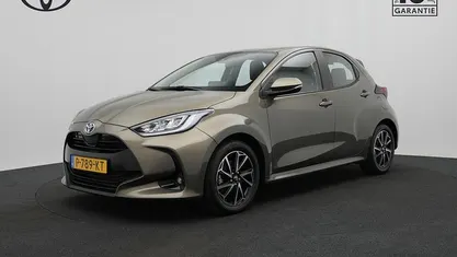Groen Occasion 2022 Toyota Yaris Hybrid Hatchback | € 22.985 (Eerlijke prijs)