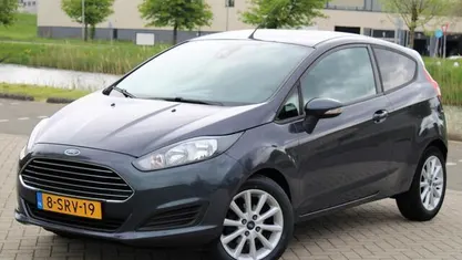 Occasion Ford Fiesta Titanium 101 PK (74 kW) 2013 Grijs Hatchback