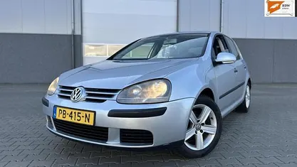 Occasion VW Golf IV Trendline 75 PK (55 kW) 2004 Grijs Hatchback
