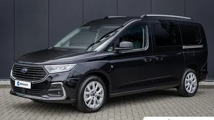 Gebruikt 2025 Ford Tourneo Titanium MPV | € 45.945 (Eerlijke prijs)