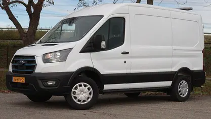 Wit Gebruikt 2023 Ford E-Transit Trend Van | € 30.899 (Super prijs)