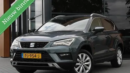 Grijs Gebruikt 2017 Seat Ateca Style SUV | € 15.950 (Eerlijke prijs)