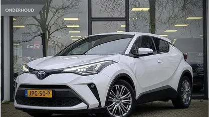 Gebruikt 2023 Toyota C-HR Executive SUV | € 27.995 (Eerlijke prijs)