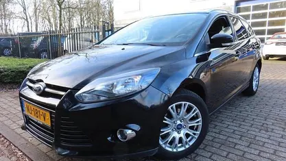 Zwart (metallic) Occasion 2011 Ford Focus Titanium Stationwagen | € 5.450 (Eerlijke prijs)