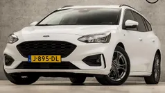 Wit Gebruikt 2020 Ford Focus ST-Line Stationwagen | € 18.445 (Eerlijke prijs)