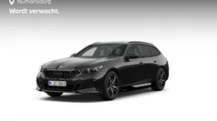 Zwart Nieuw 2025 BMW i5 M Sport Stationwagen | € 81.185 (Super prijs)