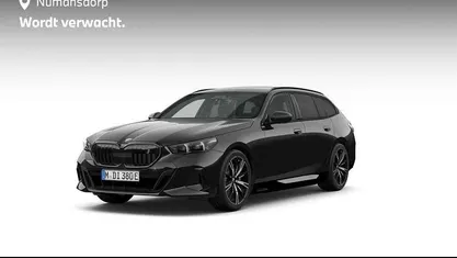 Zwart Nieuw 2025 BMW i5 M Sport Stationwagen | € 81.185 (Super prijs)