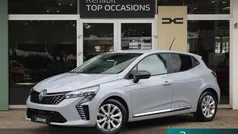 Grijs Gebruikt 2024 Renault Clio V Evolution Hatchback | € 19.195 (Eerlijke prijs)