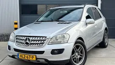 Grijs (metallic) Gebruikt 2005 Mercedes ML320 SUV | € 3.499 (Super prijs)