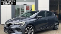 Grijs Gebruikt 2021 Renault Clio V Zen Hatchback | € 16.595 (Eerlijke prijs)