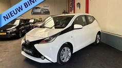 Gebruikt 2016 Toyota Aygo X-clusiv Hatchback | € 6.750 (Eerlijke prijs)