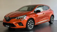 Oranje Gebruikt 2022 Renault Clio V Techno Hatchback | € 18.045 (Eerlijke prijs)