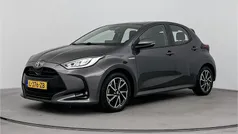 Grijs Gebruikt 2021 Toyota Yaris Hybrid Business Edition Hatchback | € 17.445 (Eerlijke prijs)