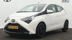 Wit Gebruikt 2019 Toyota Aygo X-play Hatchback | € 10.695 (Eerlijke prijs)