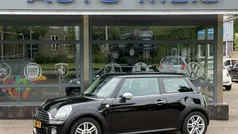 Zwart, metallic lak Gebruikt 2013 Mini Cooper Hatchback | € 8.995 (Super prijs)