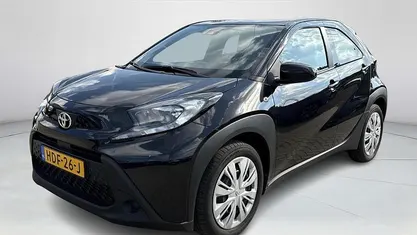 Zwart Gebruikt 2025 Toyota Aygo X Play SUV | € 18.950 (Eerlijke prijs)