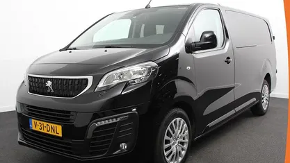 Zwart Gebruikt 2024 Peugeot Expert Premium Van | € 33.490 (Eerlijke prijs)