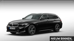 Zwart Gebruikt 2023 BMW 330e M Sport Stationwagen | € 39.495 (Super prijs)