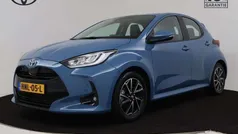 Blauw Gebruikt 2021 Toyota Yaris Hybrid Limited Hatchback | € 21.745 (Eerlijke prijs)