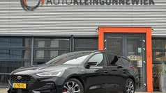 Zwart Gebruikt 2024 Ford Focus ST-Line X Stationwagen | € 29.950 (Eerlijke prijs)