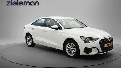 Wit Occasion 2021 Audi A3 Proline Sedan | € 19.345 (Goede deal)