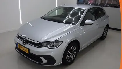 Grijs Occasion 2022 VW Polo Life Hatchback | € 16.890 (Goede deal)