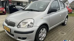Grijs Gebruikt 2003 Toyota Yaris Hatchback | € 2.500 (Eerlijke prijs)