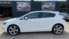 Wit Gebruikt 2011 Opel Astra Hatchback | € 6.995 (Eerlijke prijs)