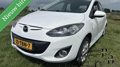 Wit, metallic lak Gebruikt 2012 Mazda 2 Hatchback | € 3.799 (Eerlijke prijs)