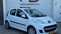Wit Gebruikt 2011 Peugeot 107 Hatchback | € 3.250 (Eerlijke prijs)