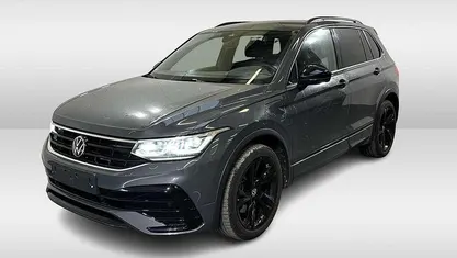 Zwart Occasion 2021 VW Tiguan R-line SUV | € 34.950 (Eerlijke prijs)