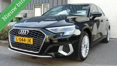 Zwart Gebruikt 2021 Audi A3 Advanced Sedan | € 24.950 (Eerlijke prijs)