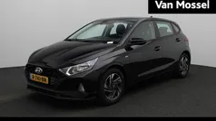 Zwart Gebruikt 2022 Hyundai i20 Comfort Hatchback | € 18.440 (Eerlijke prijs)