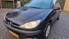 Zwart Gebruikt 2004 Peugeot 206 Hatchback | € 1.650 (Eerlijke prijs)