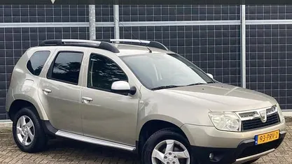 Gebruikt 2011 Dacia Duster Lauréate SUV | € 4.250 (Eerlijke prijs)