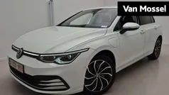 Wit Gebruikt 2021 VW Golf VIII Active Hatchback | € 25.900 (Eerlijke prijs)