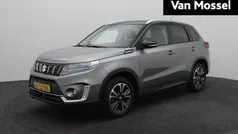 Grijs Gebruikt 2022 Suzuki Vitara Style SUV | € 25.440 (Eerlijke prijs)