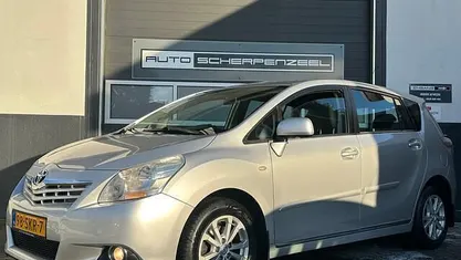 Grijs (metallic) Occasion 2011 Toyota Verso MPV | € 8.985 (Eerlijke prijs)