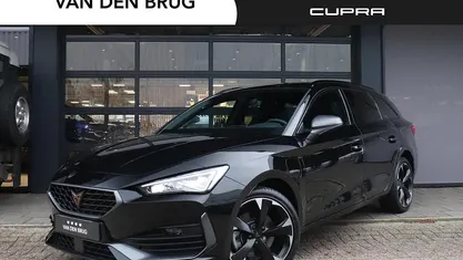 Zwart Gebruikt 2022 Cupra Leon VZ Stationwagen | € 28.445 (Eerlijke prijs)