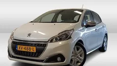 Wit Gebruikt 2019 Peugeot 208 Signature Sky Hatchback | € 10.925 (Eerlijke prijs)