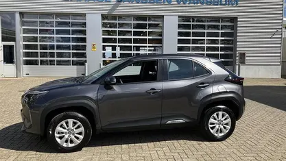 Occasion Toyota Yaris Hybrid Active 2024 Grijs MPV