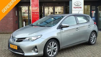 Gebruikt 2013 Toyota Auris Hybrid Executive Hatchback | € 13.299 (Eerlijke prijs)