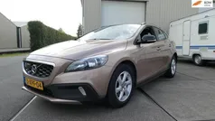 Gebruikt 2014 Volvo V40 CC Momentum Stationwagen | € 10.995 (Eerlijke prijs)