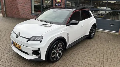 Occasion 2024 Renault R5 Komfort Hatchback | € 30.950 (Eerlijke prijs)