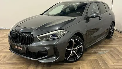 Grijs (metallic) Gebruikt 2019 BMW 120 Executive Hatchback | € 21.900 (Eerlijke prijs)