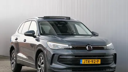 Grijs Occasion 2025 VW Tiguan Edition SUV | € 44.645 (Goede deal)