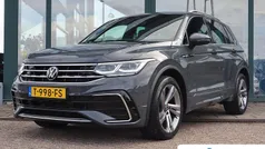 Grijs Gebruikt 2023 VW Tiguan Business SUV | € 40.395 (Eerlijke prijs)