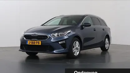 Blauw Gebruikt 2020 Kia Ceed Hatchback | € 16.935 (Eerlijke prijs)