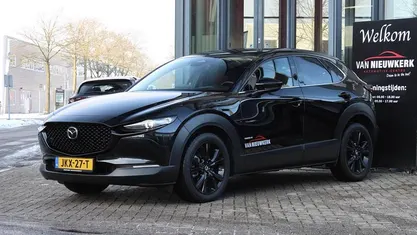 Zwart (metallic) Occasion 2025 Mazda CX-30 Nagisa SUV | € 36.900 (Eerlijke prijs)